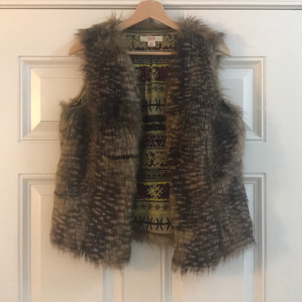 Faux Fur Vest - Women’s size Medium